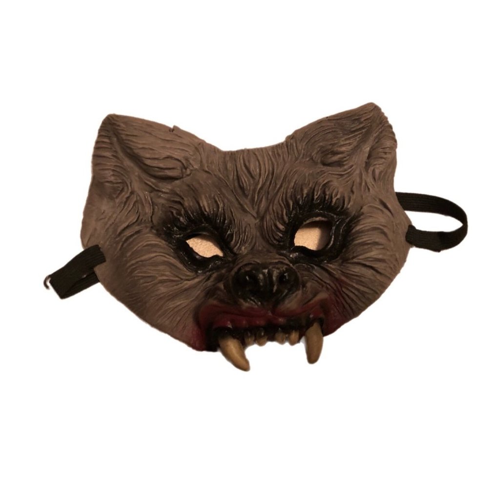 Halloween mask with fangs
